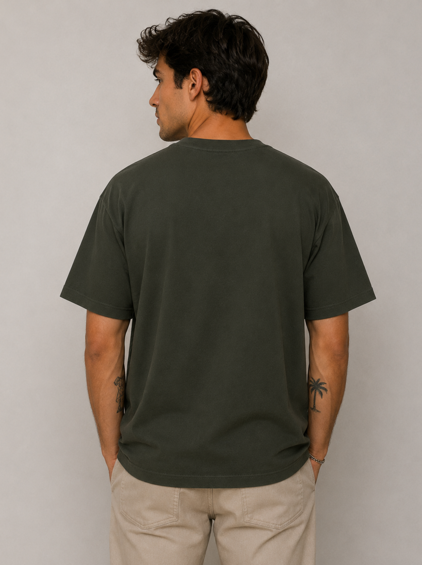 Toucan Oasis - Oversized T-shirts
